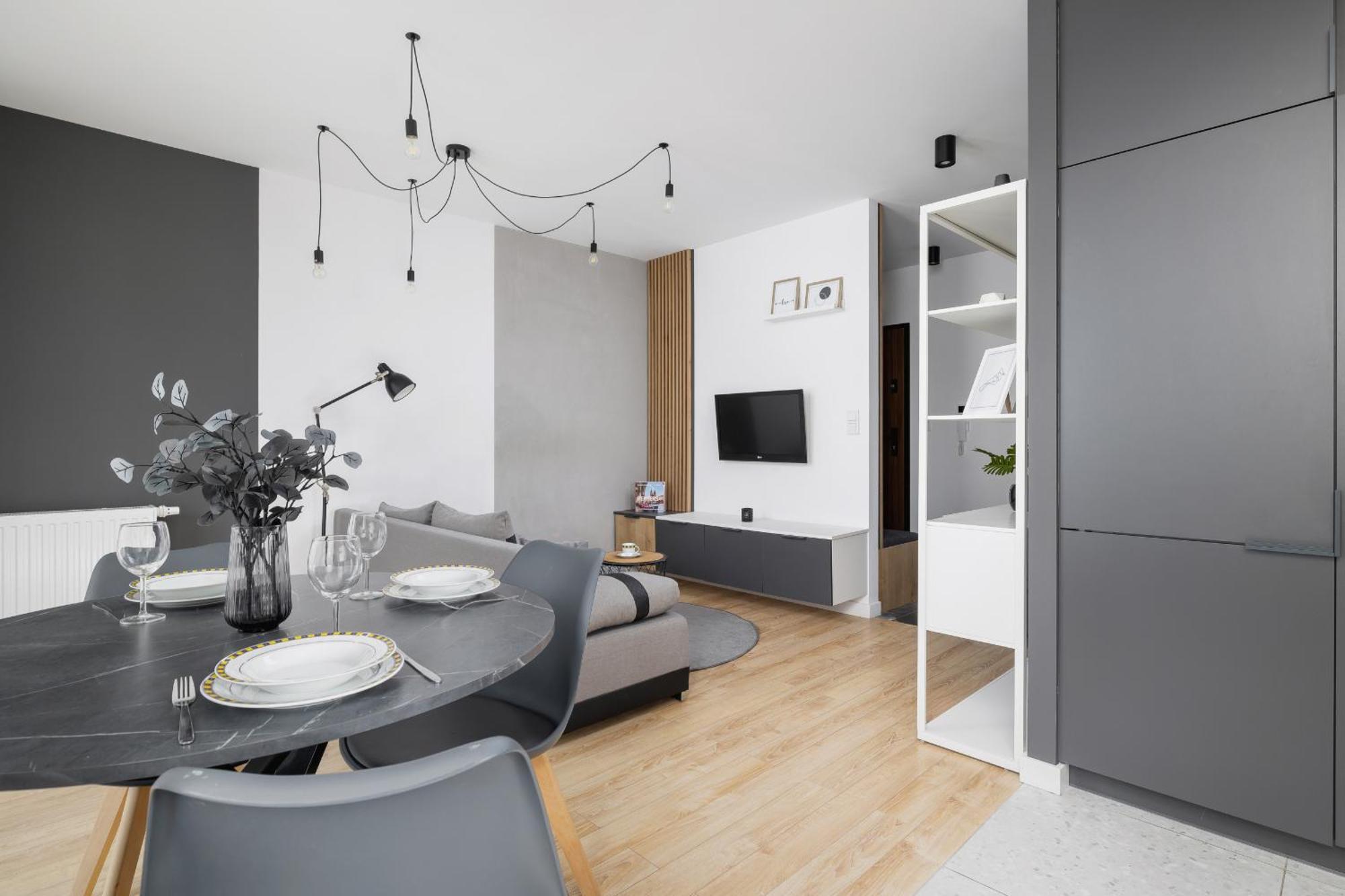 Elegant Apartment In Cracow With Balcony, Parking And Desk By Noclegi Renters Krakow Dış mekan fotoğraf