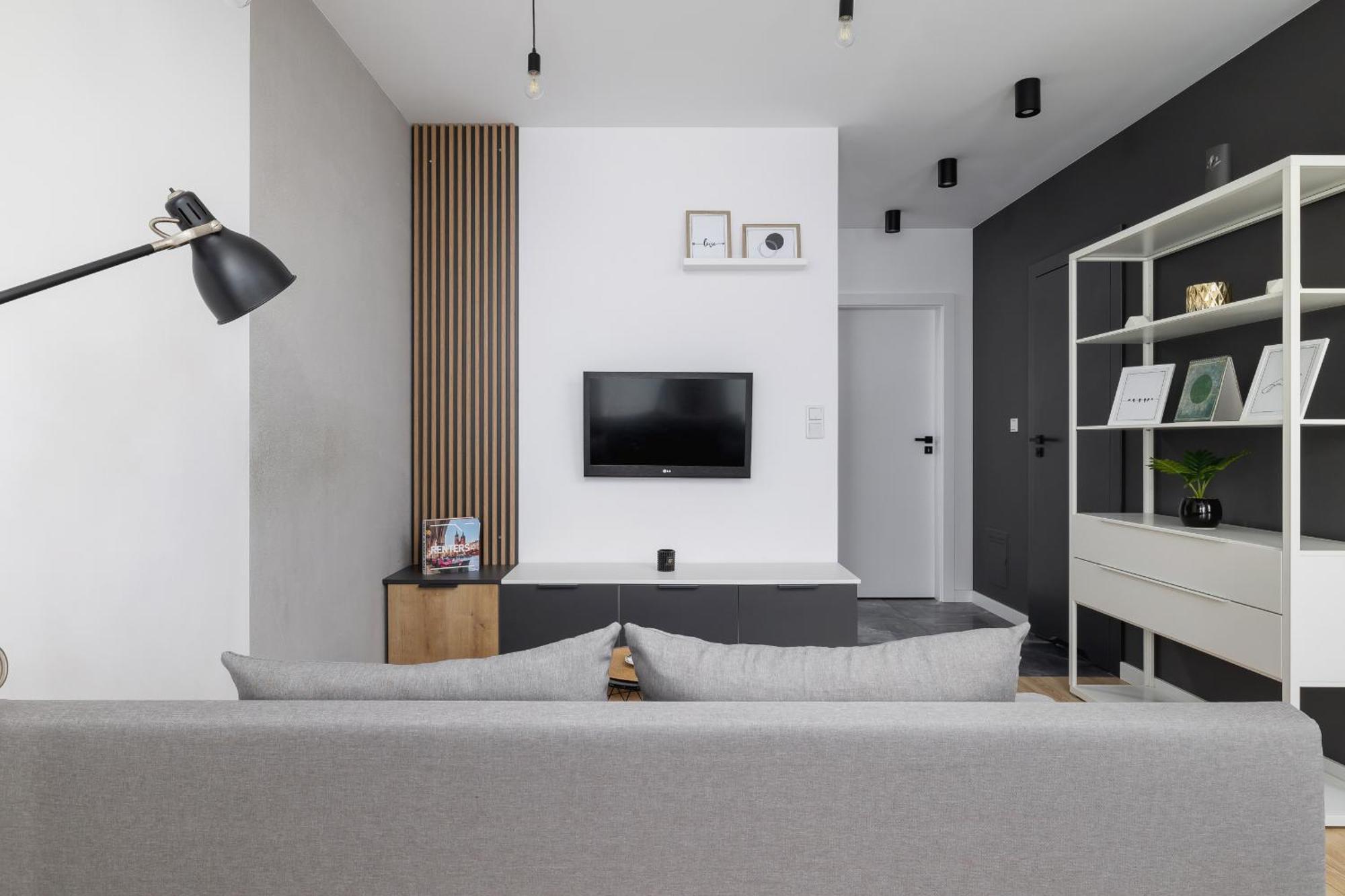 Elegant Apartment In Cracow With Balcony, Parking And Desk By Noclegi Renters Krakow Dış mekan fotoğraf